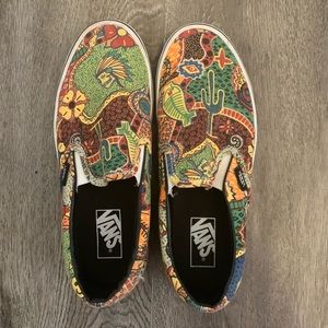 Van Women Size 8, Men size 6.5. Worn once only.